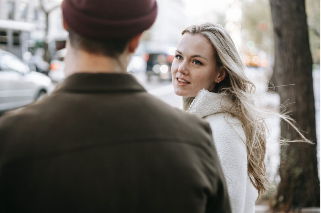 woman meeting a guy on the street